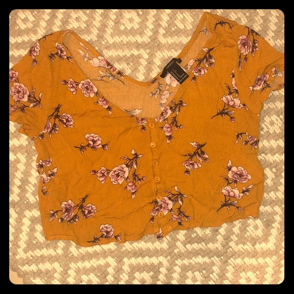 Forever 21 Tops - 3 FOR $12! Bundle and save! Cropped floral boho Blouse